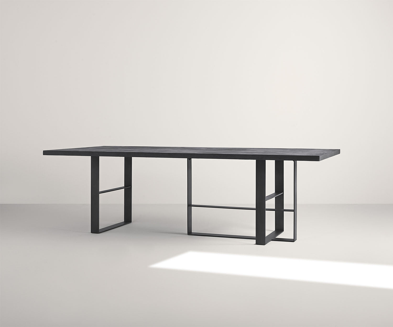 Frag, Atelier 140 Dining Table