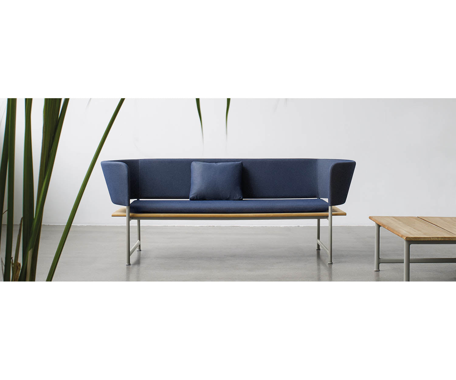 Gloster, Atmosphere 2-Seater Sofa