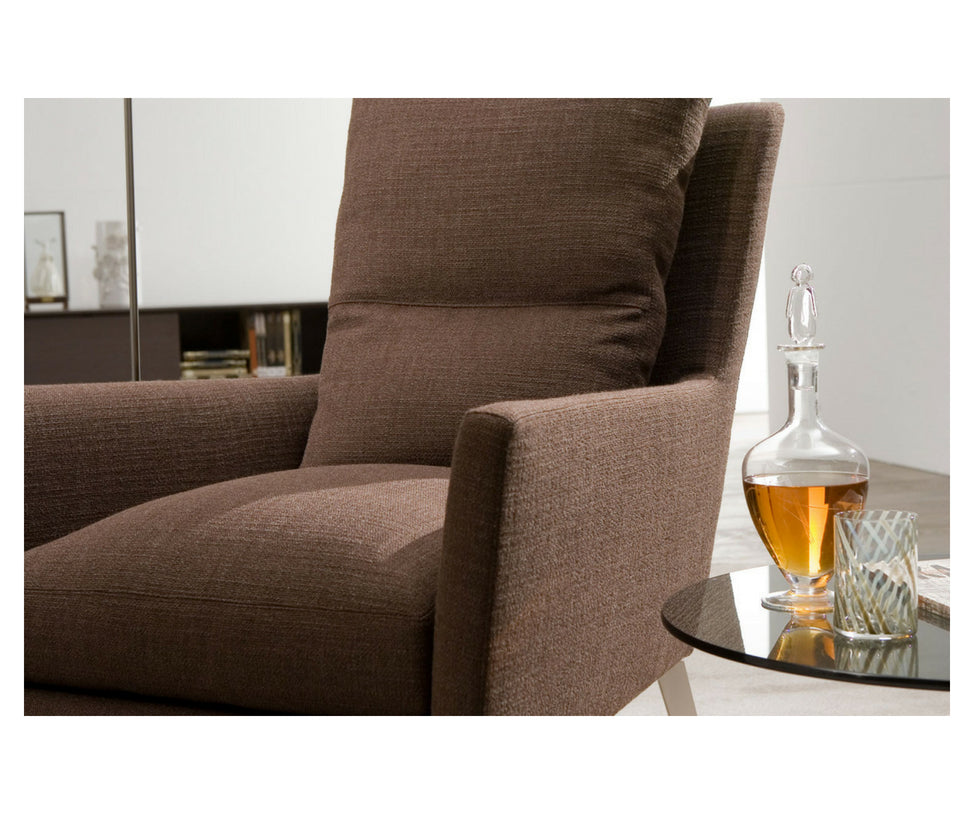 CasaDesús, Ava Lounge Armchair