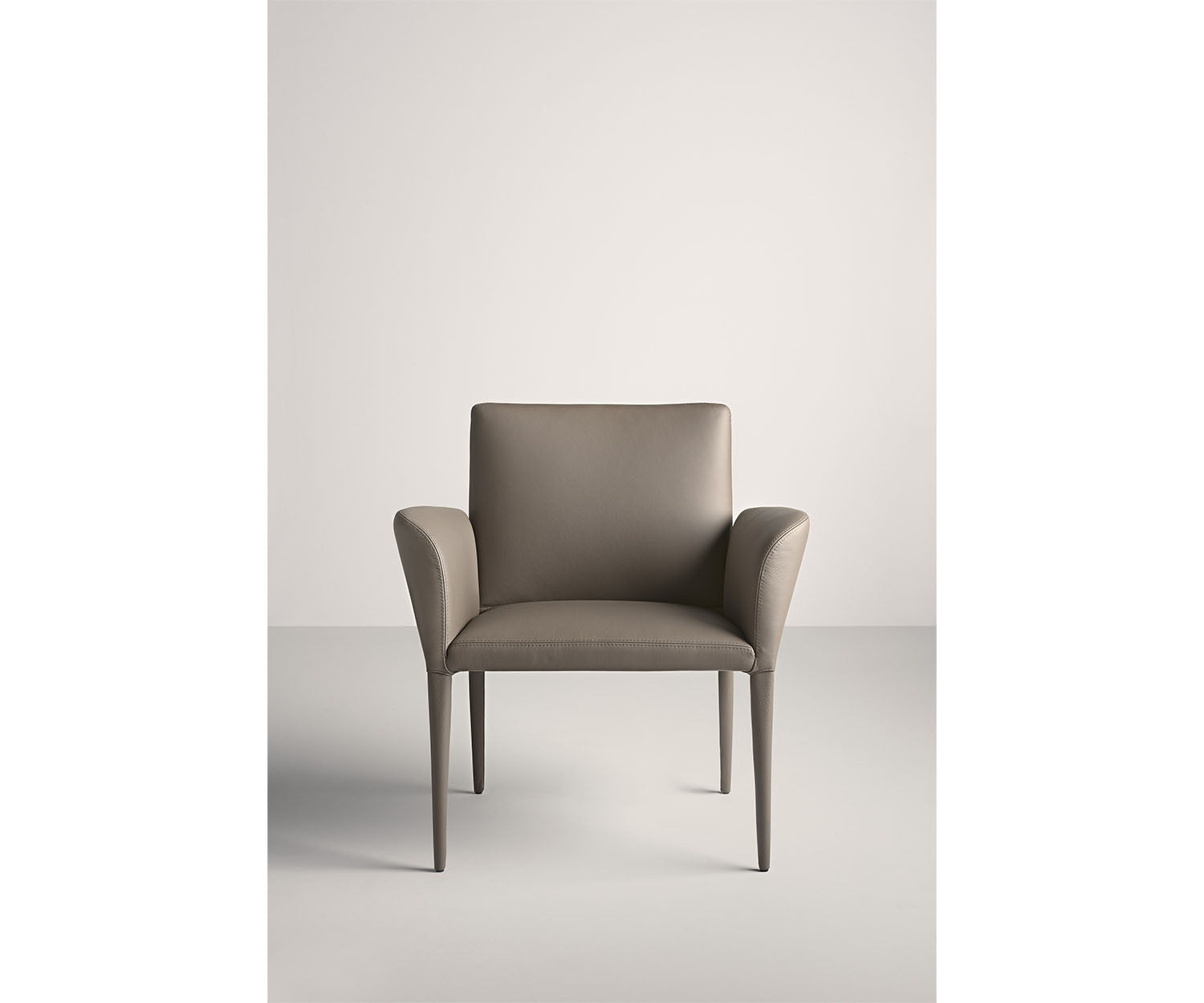 Frag, Bella L Lounge Armchair