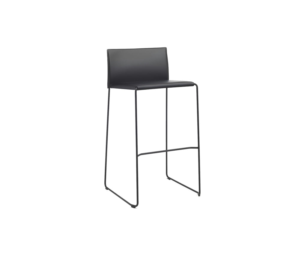 Casa Design Contract, Bizzy Bar Stool