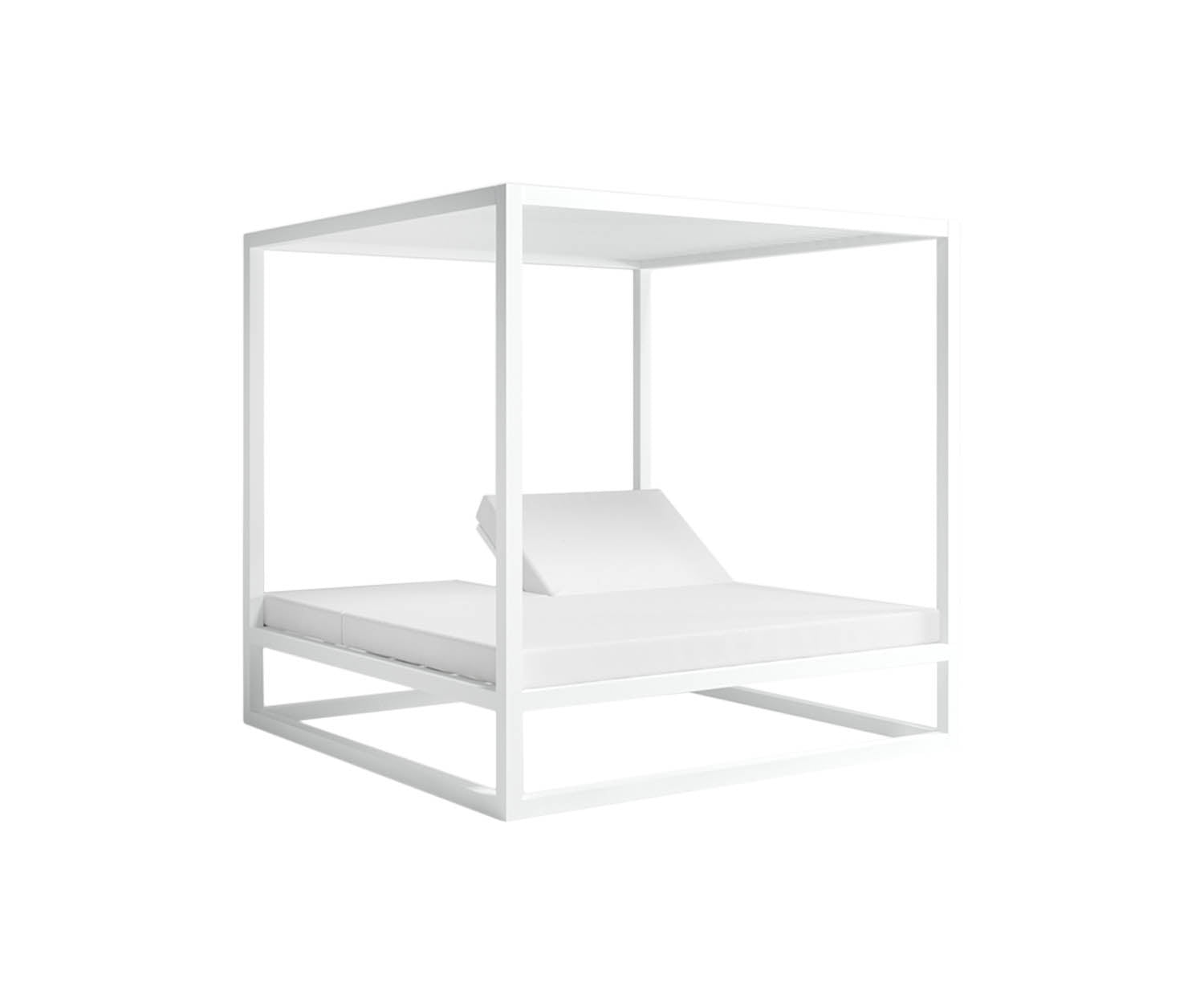 Gandia Blasco, Elevated Reclining Daybed with Aluminum Slats